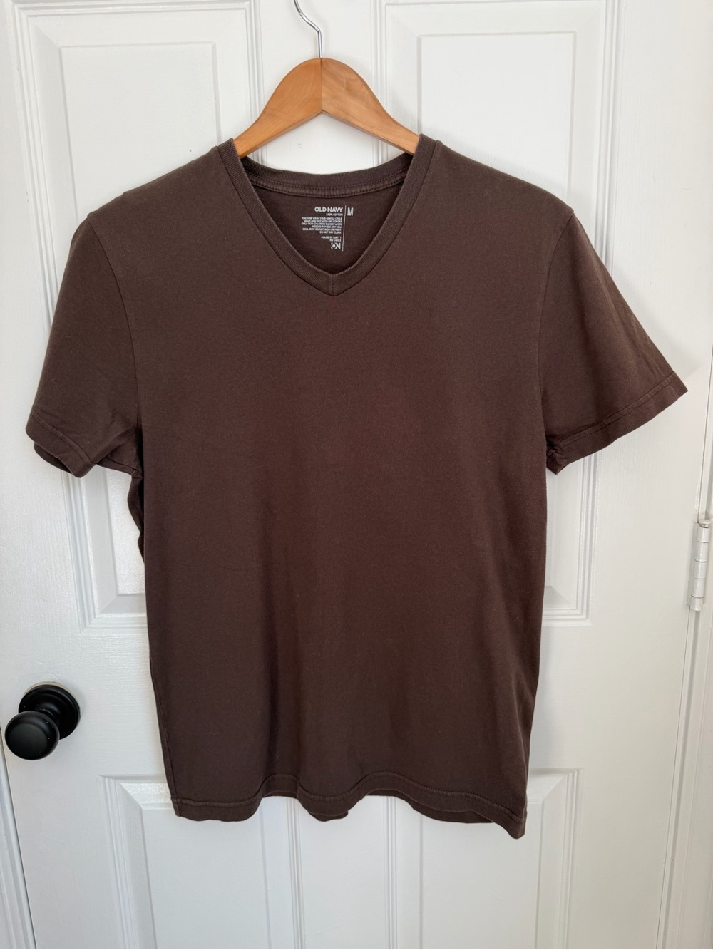 Old Navy Men's V-Neck Tee in Brown